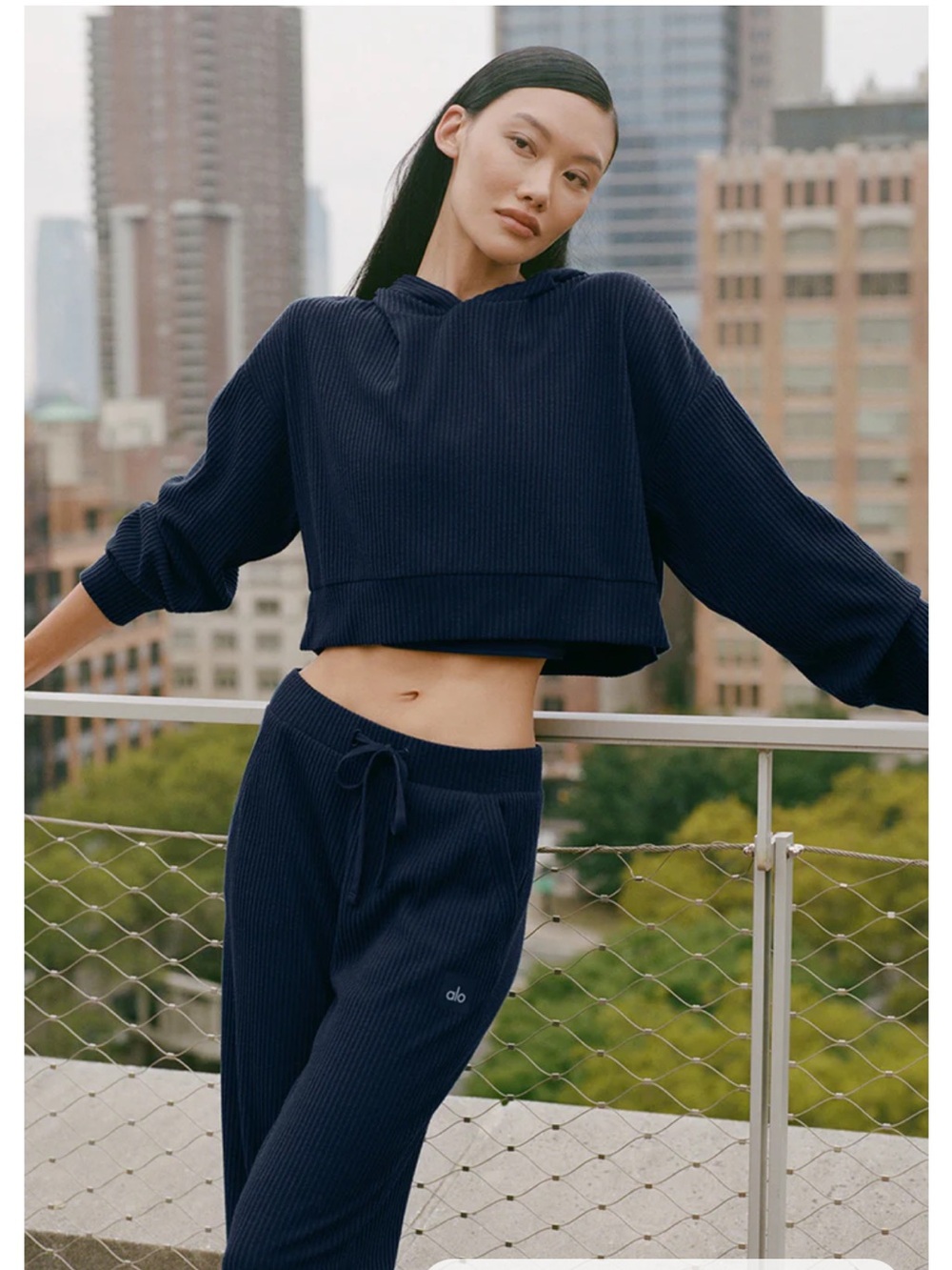 Alo yoga muse jogger and hoodie set